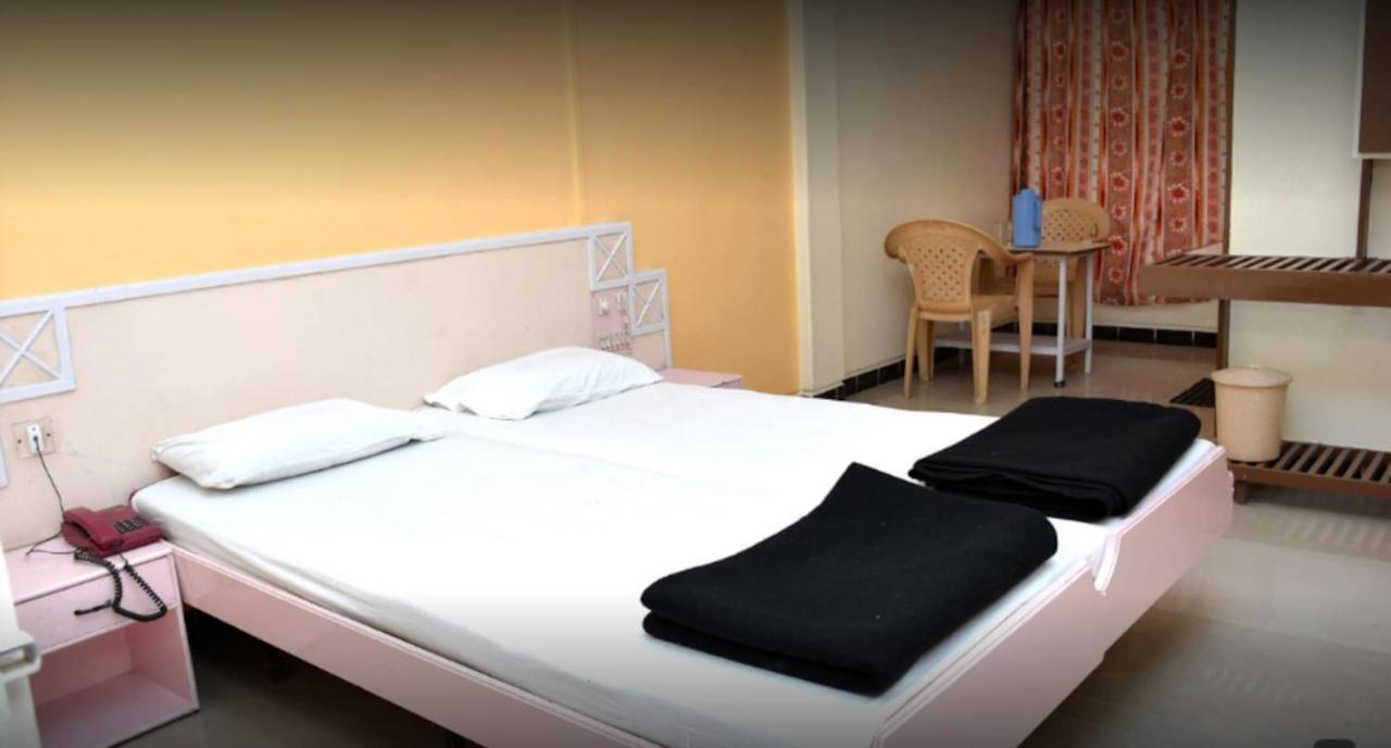 Hotel Rajesh كولهابور المظهر الخارجي الصورة